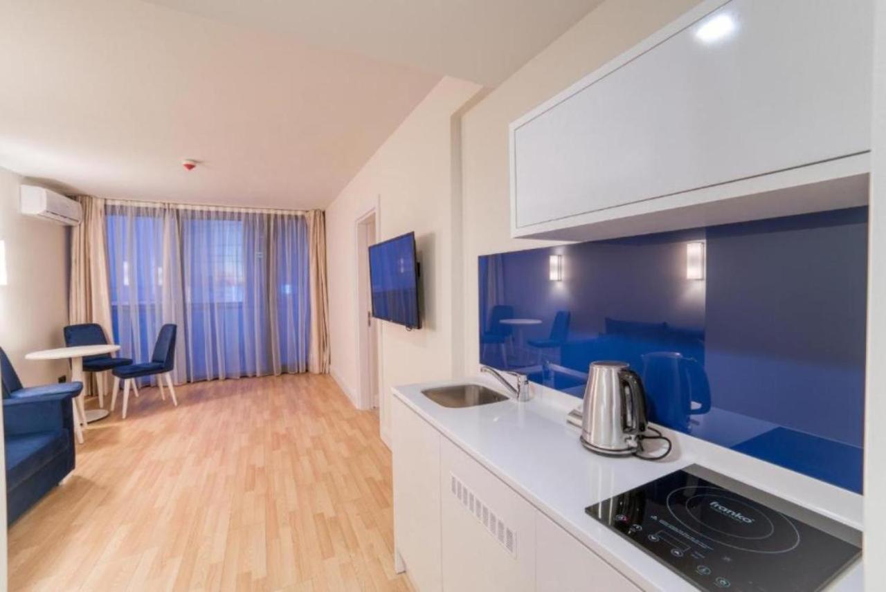 Lux Apartaments 巴统 外观 照片