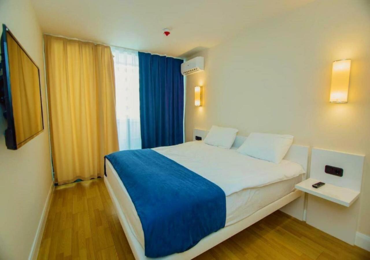 Lux Apartaments 巴统 外观 照片