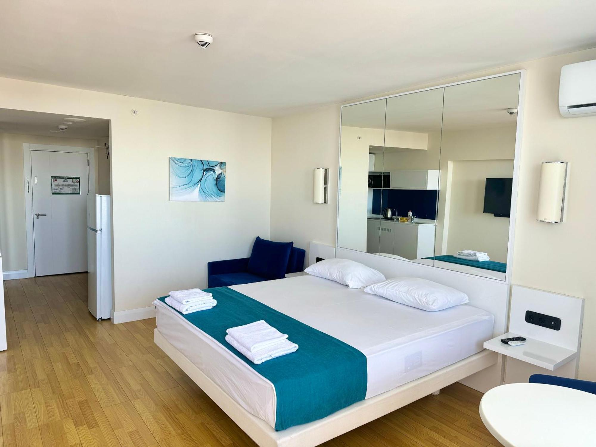 Lux Apartaments 巴统 外观 照片