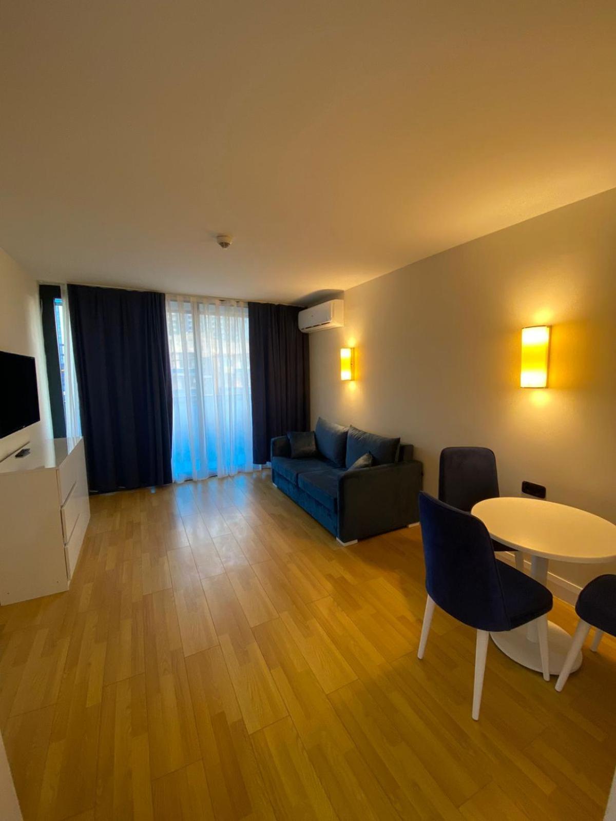 Lux Apartaments 巴统 客房 照片